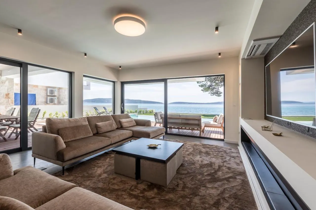 Villa Sea Star Luksuzna Vila Uz More S Infinity Bazenom Kastel Kambelovac Хорватия