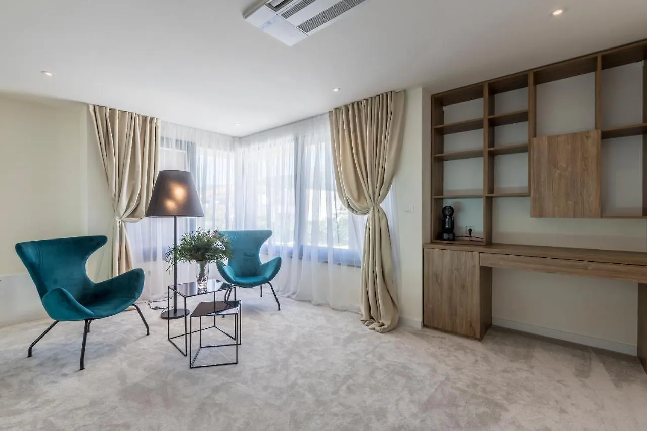 Villa Sea Star Luksuzna Vila Uz More S Infinity Bazenom Kastel Kambelovac