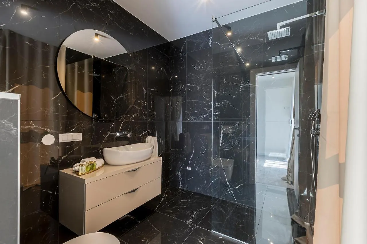 Villa Sea Star Luksuzna Vila Uz More S Infinity Bazenom Kastel Kambelovac 0*, Каштела