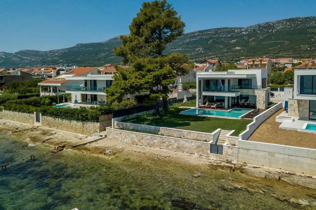 Villa Sea Star Luksuzna Vila Uz More S Infinity Bazenom Kastel Kambelovac