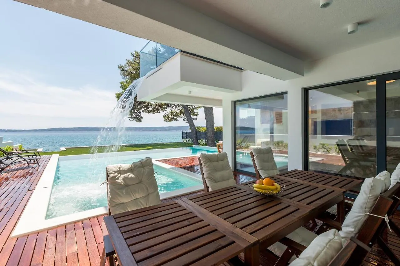 Villa Sea Star Luksuzna Vila Uz More S Infinity Bazenom Kastel Kambelovac 0*, Каштела Хорватия