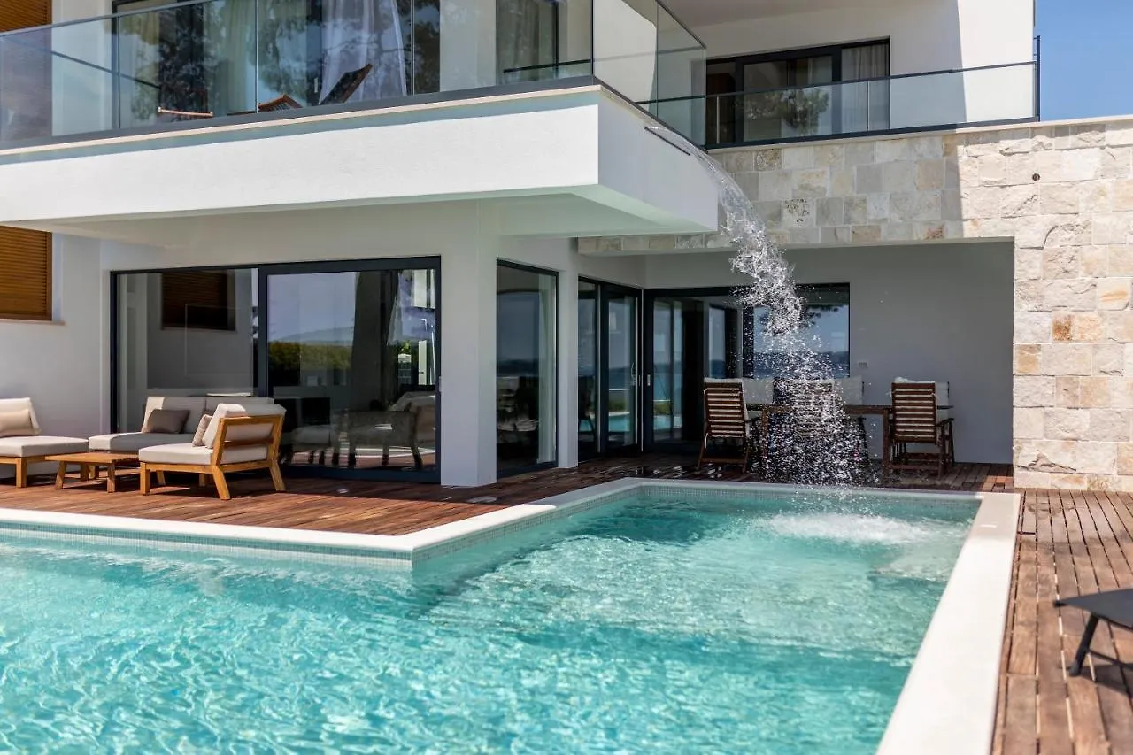 Villa Sea Star Luksuzna Vila Uz More S Infinity Bazenom Kastel Kambelovac Kastela