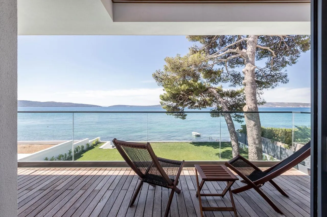 Villa Sea Star Luksuzna Vila Uz More S Infinity Bazenom Kastel Kambelovac 0*, Kastela