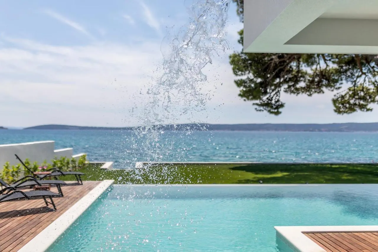 Villa Sea Star Luksuzna Vila Uz More S Infinity Bazenom Kastel Kambelovac