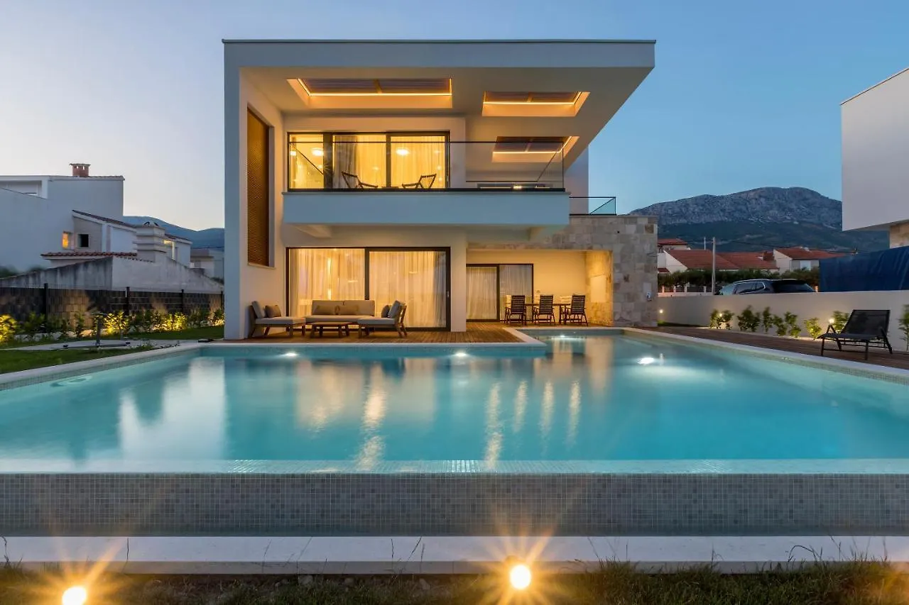 Villa Sea Star Luksuzna Vila Uz More S Infinity Bazenom Kastel Kambelovac Kastela