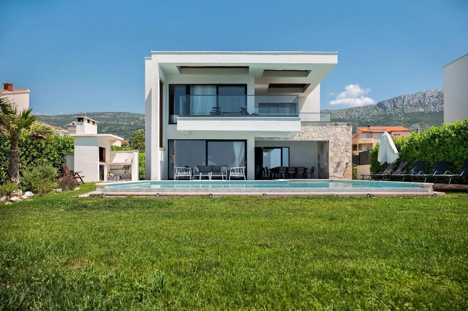 Villa Sea Star Luksuzna Vila Uz More S Infinity Bazenom Kastel Kambelovac