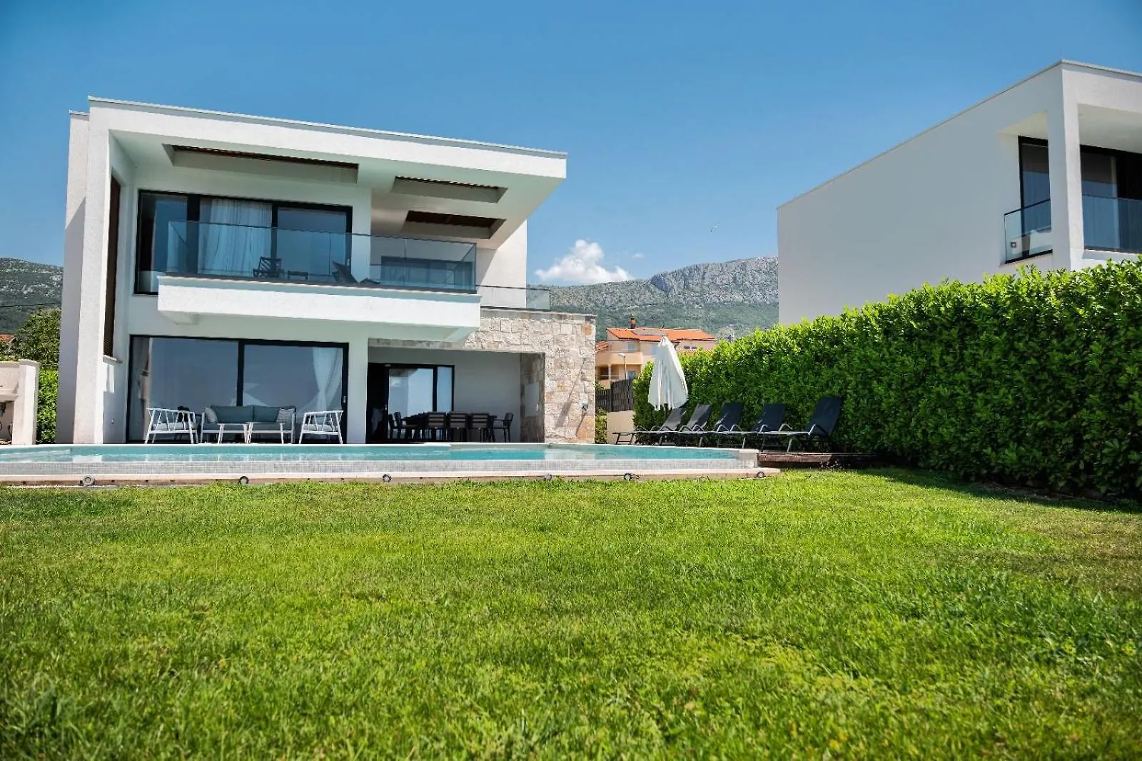 Villa Sea Star Luksuzna Vila Uz More S Infinity Bazenom Kastel Kambelovac Хорватия